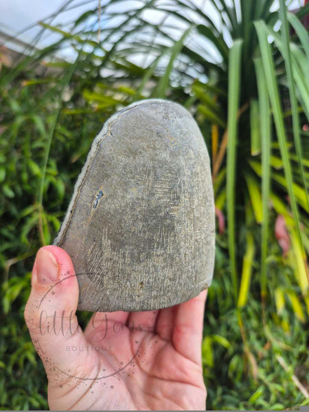 Black Amethyst cut base